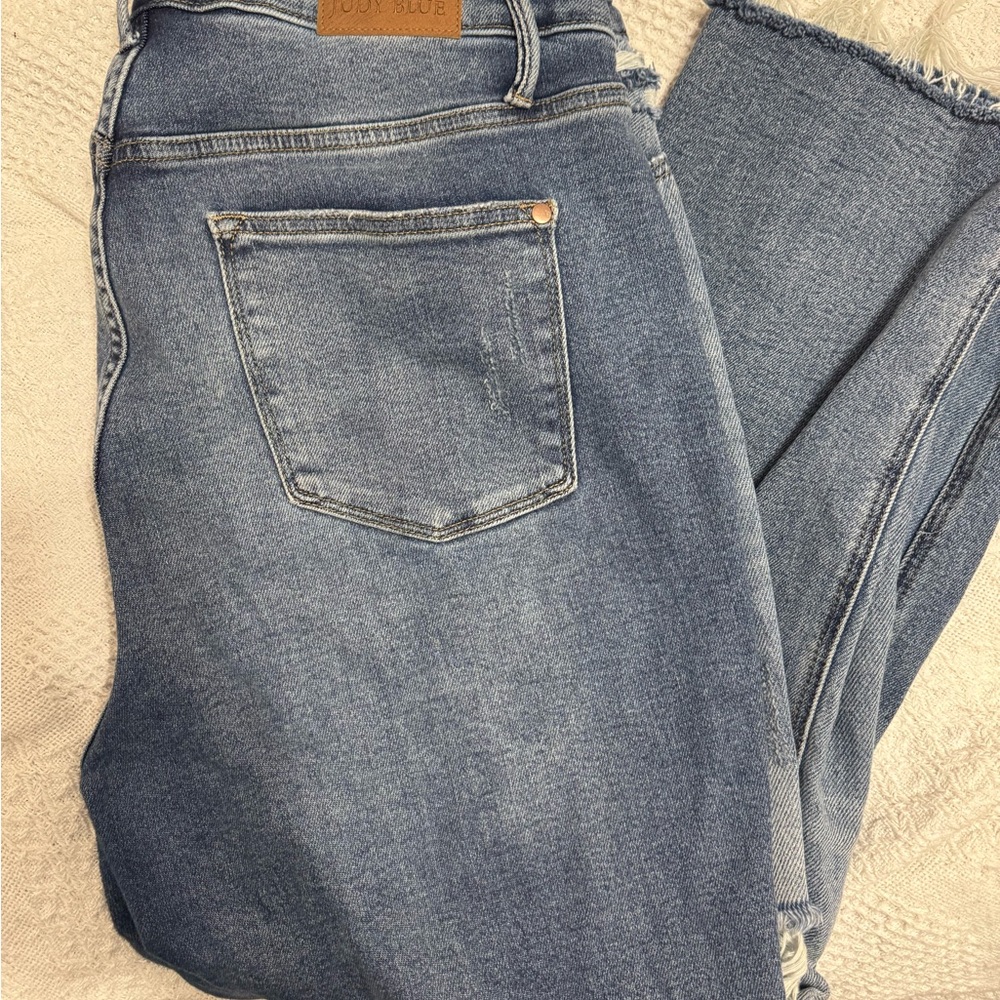 Judy Blue Light Wash Ankle Jeans
